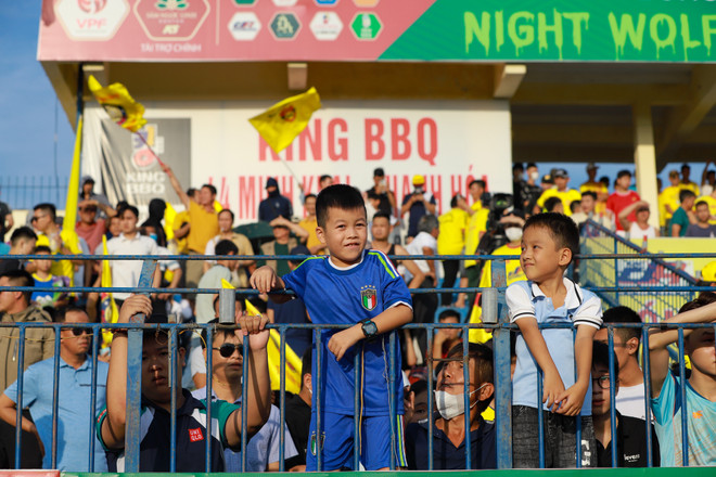 Cổ động viên 'hâm nóng' chảo lửa Thanh Hóa trước đại chiến V-League ảnh 8