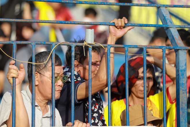 Cổ động viên 'hâm nóng' chảo lửa Thanh Hóa trước đại chiến V-League ảnh 5