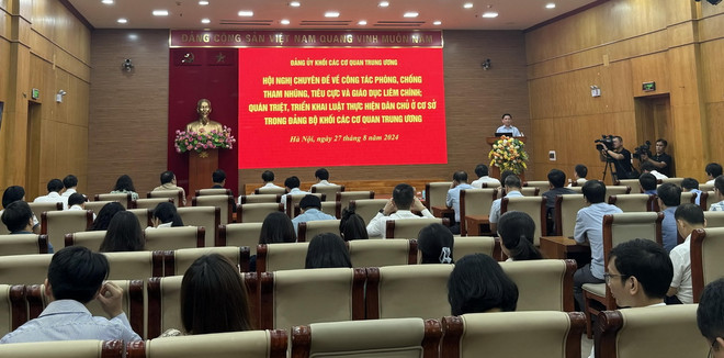 ttxvn_dang uy khoi 2.jpg