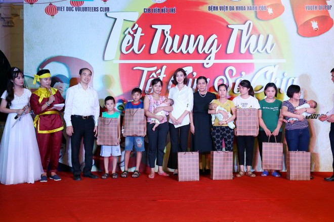 Dàn Hoa hậu, Á hậu vào bệnh viện tổ chức Trung Thu cho trẻ em nghèo ảnh 8
