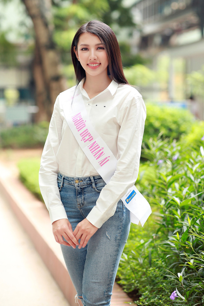 Hoa hậu Nhân ái mang Tết Trung Thu đến với trẻ em viện Nhi ảnh 7