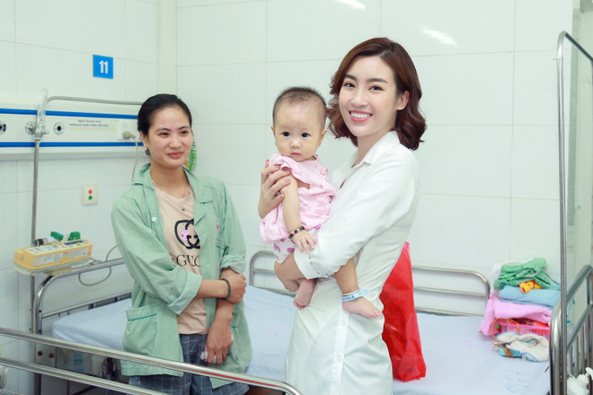 Dàn Hoa hậu, Á hậu vào bệnh viện tổ chức Trung Thu cho trẻ em nghèo ảnh 5