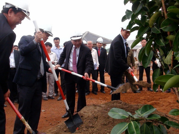 Kiểm tra việc thi công Tượng đài Mẹ Việt Nam anh hùng ảnh 1