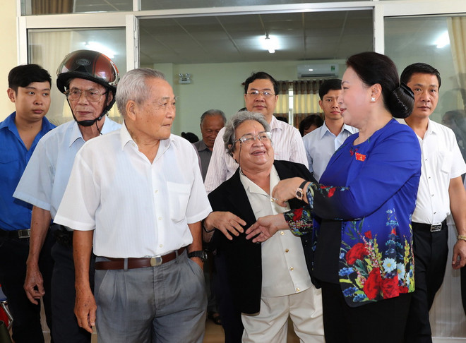 Chủ tịch Quốc hội Nguyễn Thị Kim Ngân tiếp xúc cử tri tại Cần Thơ ảnh 1