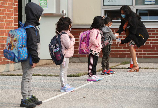 Thách thức trước mùa tựu trường ở Canada trong bối cảnh dịch bệnh ảnh 1