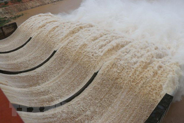 Cưỡng chế Thủy điện Thượng Nhật phải mở 5 cửa van để ứng phó bão số 13 ảnh 1