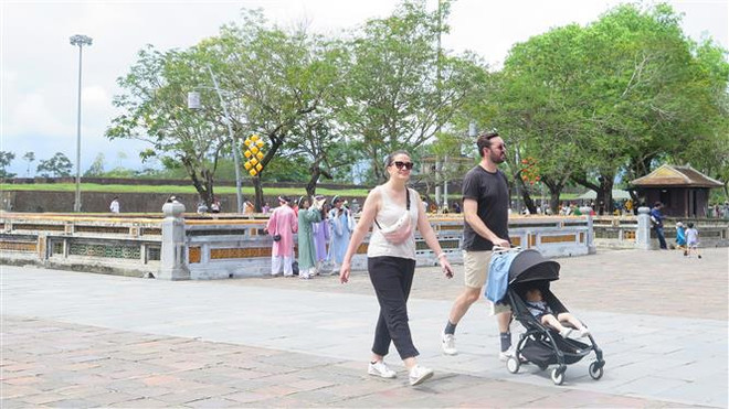 Thừa Thiên-Huế đón 45.000 lượt khách tham quan, du lịch dịp nghỉ lễ ảnh 1