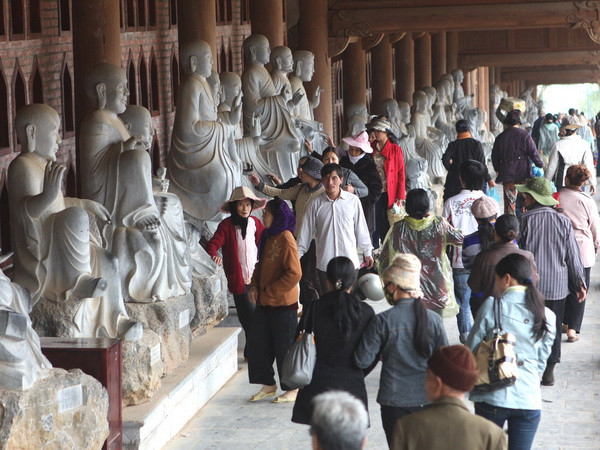 Phó Thủ tướng đánh trống khai hội Chùa Bái Đính ở Ninh Bình ảnh 1