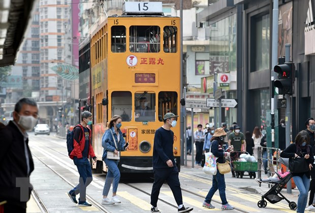 Hong Kong rút ngắn lệnh cấm các hãng hàng không chở khách bị COVID-19 ảnh 1