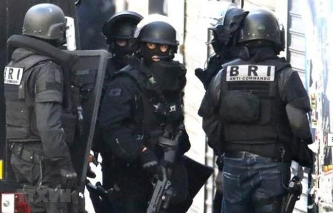 Đối tượng tấn công cảnh sát tại Pháp chưa từng có tiền án ảnh 1