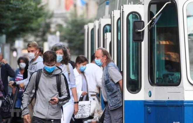 COVID-19: Bulgaria và Thụy Sĩ dỡ bỏ toàn bộ các biện pháp hạn chế ảnh 1