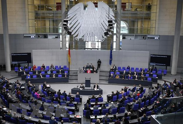 Quang cảnh phiên họp Quốc hội Đức ở Berlin. (Ảnh: AFP/TTXVN) Đức công bố gói hỗ trợ năng lượng mới để giảm gánh nặng cho người dân ảnh 1