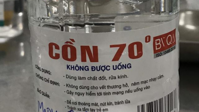 Uống nhầm cồn công nghiệp, người đàn ông phải lọc máu khẩn cấp ảnh 1