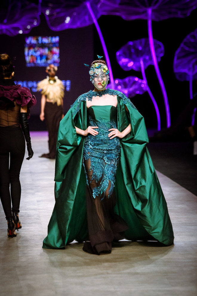 Đã mắt với “bữa tiệc” Haute Couture của nhà thiết kế Frederick Lee ảnh 8