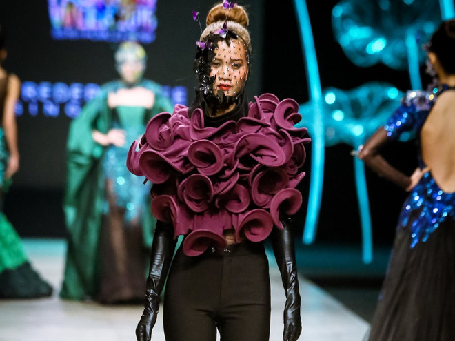Đã mắt với “bữa tiệc” Haute Couture của nhà thiết kế Frederick Lee ảnh 1
