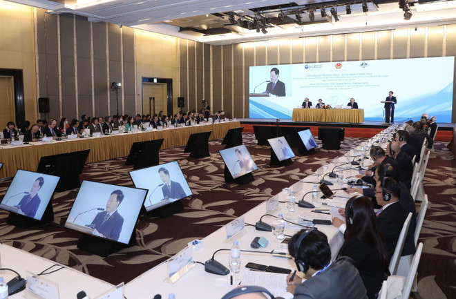 Phó Thủ tướng Thường trực Phạm Bình Minh phát biểu tại diễn đàn. (Ảnh: Lâm Khánh/TTXVN) Diễn đàn Bộ trưởng OECD-Đông Nam Á: Hướng đến chuỗi cung ứng tự cường ảnh 2