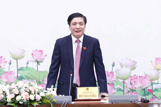 Kỳ họp thứ 4: Xây dựng cơ chế điều hành giá bán lẻ xăng dầu hợp lý ảnh 1