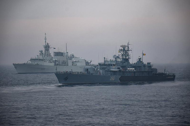 Tàu chiến tham gia cuộc diễn tập hải quân thường niên Sea Shield 2019 của NATO. (Nguồn: NATO) Nga tiến hành tập trận hải quân song song với NATO ở Biển Đen ảnh 1