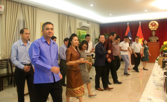 Đại sứ quán Việt Nam và Lào tại Malaysia tổ chức giao lưu hữu nghị ảnh 1