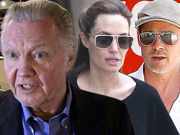 Cha của Angelina Jolie không được mời đến dự đám cưới con ảnh 1