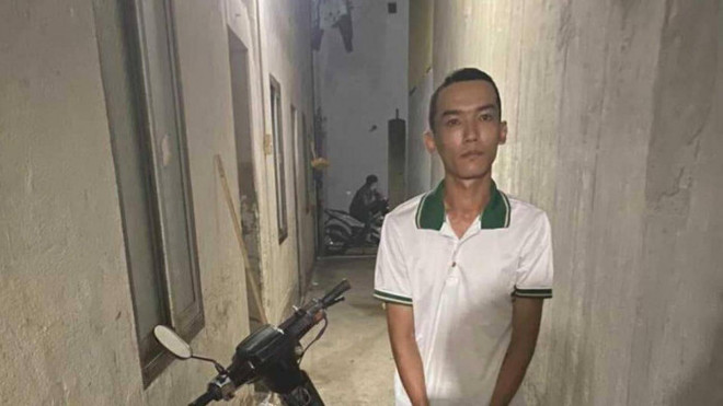 Bắt giữ đối tượng mang súng tự chế đi cướp cửa hàng tiện lợi ở TP.HCM ảnh 1