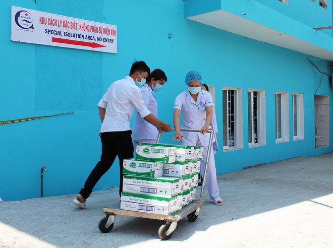 Vinamilk tiếp sức cho cán bộ y tế tuyến đầu chống dịch COVID-19 ảnh 3