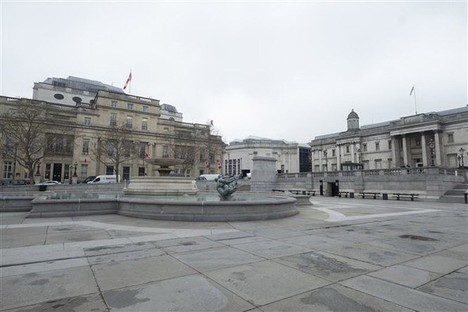 Anh đóng cửa tất cả các địa điểm giải trí để phòng dịch COVID-19 ảnh 1