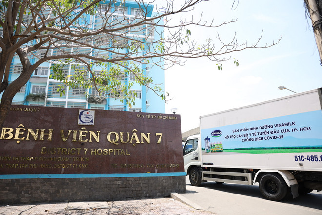 Vinamilk tiếp sức cho cán bộ y tế tuyến đầu chống dịch COVID-19 ảnh 2
