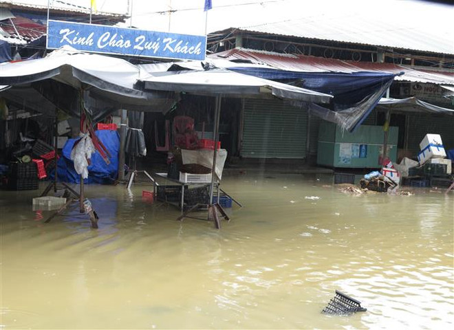 Khánh Hòa: Mưa lớn gây ngập cục bộ, Nha Trang bị ảnh hưởng nặng nề ảnh 1