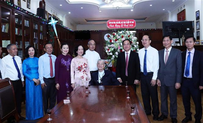 Lãnh đạo Đảng, Nhà nước thăm, chúc mừng Giáng sinh tại TP Hồ Chí Minh ảnh 2