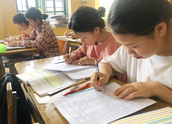 Nhiều cách làm sáng tạo giúp học sinh vùng cao ôn tập trước kỳ thi ảnh 1