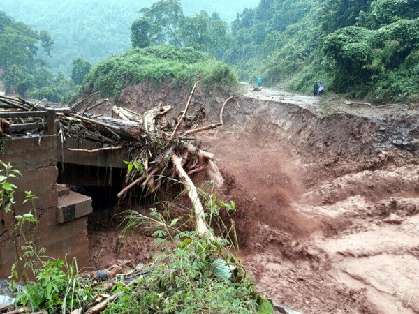 Hòa Bình: Mưa to kéo dài gây nhiều thiệt hại, một cháu bé tử vong ảnh 1