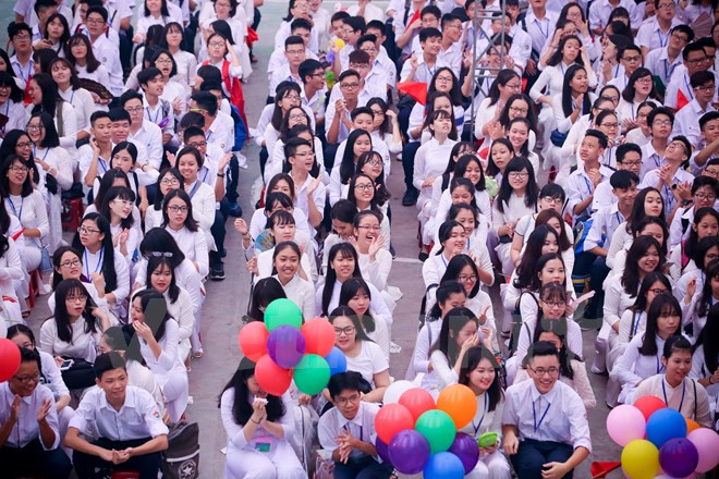 Hiệu trưởng cơ sở giáo dục phổ thông phải đạt 5 tiêu chuẩn ảnh 1