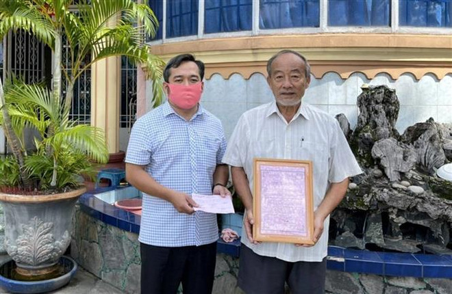 Những 'tấm lòng vàng' chung tay chống dịch COVID-19 ở Bình Dương ảnh 1