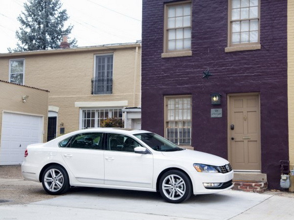 VW sẽ cách tân mạnh mẽ kiểu dáng Passat đời 2016 ảnh 1