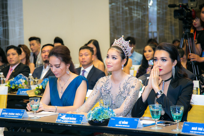 Các người đẹp đã và đang làm nên thành công cho Hoa hậu Hoàn vũ Việt Nam: (từ trái qua) Á hậu Dương Trương Thiên Lý, Hoa hậu Phạm Hương, Á Hậu Lệ Hằng. (Ảnh: BTC) Nhiều điểm mới với thí sinh dự thi Hoa hậu Hoàn vũ Việt Nam 2017 ảnh 1