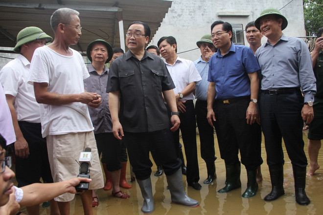 Bí thư Hà Nội Hoàng Trung Hải thị sát vùng "rốn lũ" Chương Mỹ ảnh 1