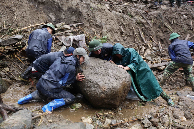 Khắc phục hậu quả mưa lũ ở Lai Châu, tìm kiếm 6 người mất tích ảnh 1