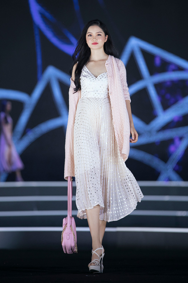 Các thí sinh hoa hậu ấn tượng trong đêm thi thời trang thứ 2 ảnh 9