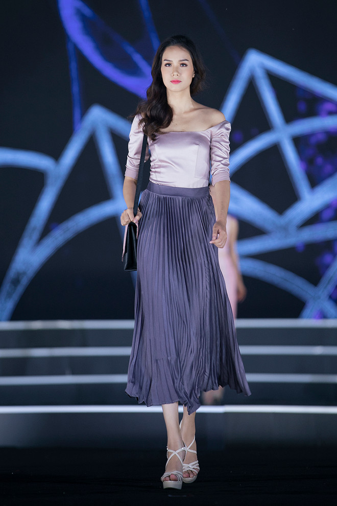 Các thí sinh hoa hậu ấn tượng trong đêm thi thời trang thứ 2 ảnh 10
