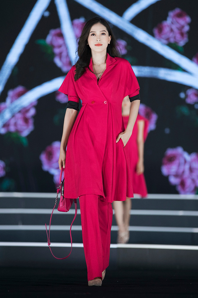 Các thí sinh hoa hậu ấn tượng trong đêm thi thời trang thứ 2 ảnh 24