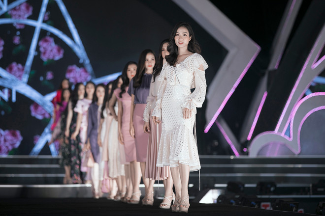 Các thí sinh hoa hậu ấn tượng trong đêm thi thời trang thứ 2 ảnh 31