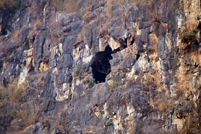 Sơn La: Giải cứu thành công 4 người mắc kẹt tại hang núi bản Hài ảnh 1