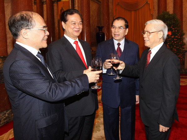 Tổng Bí thư Nguyễn Phú Trọng chúc Tết các lãnh đạo Đảng, Nhà nước. (Ảnh: Trí Dũng/TTXVN) Tổng Bí thư chúc Tết các lãnh đạo Đảng, Nhà nước ảnh 1
