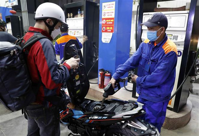 Giá xăng dầu giảm nhẹ, doanh nghiệp tiếp tục 'gồng mình' tránh thua lỗ ảnh 1