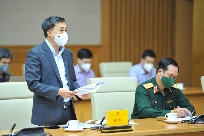 [Photo] Họp về chiến lược tổng thể ứng phó hiệu quả với dịch COVID-19 ảnh 4