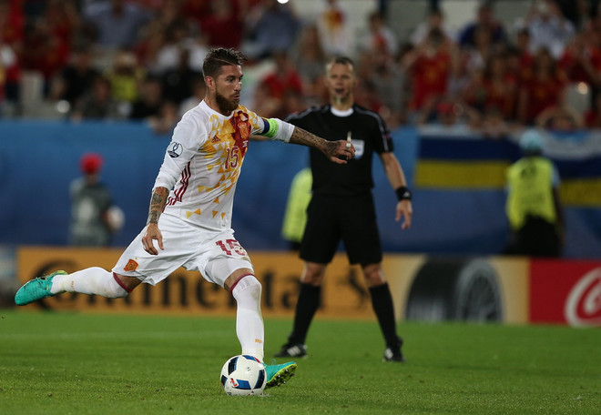 Đội hình tệ nhất vòng bảng EURO 2016 có tên Mario Goetze ảnh 1