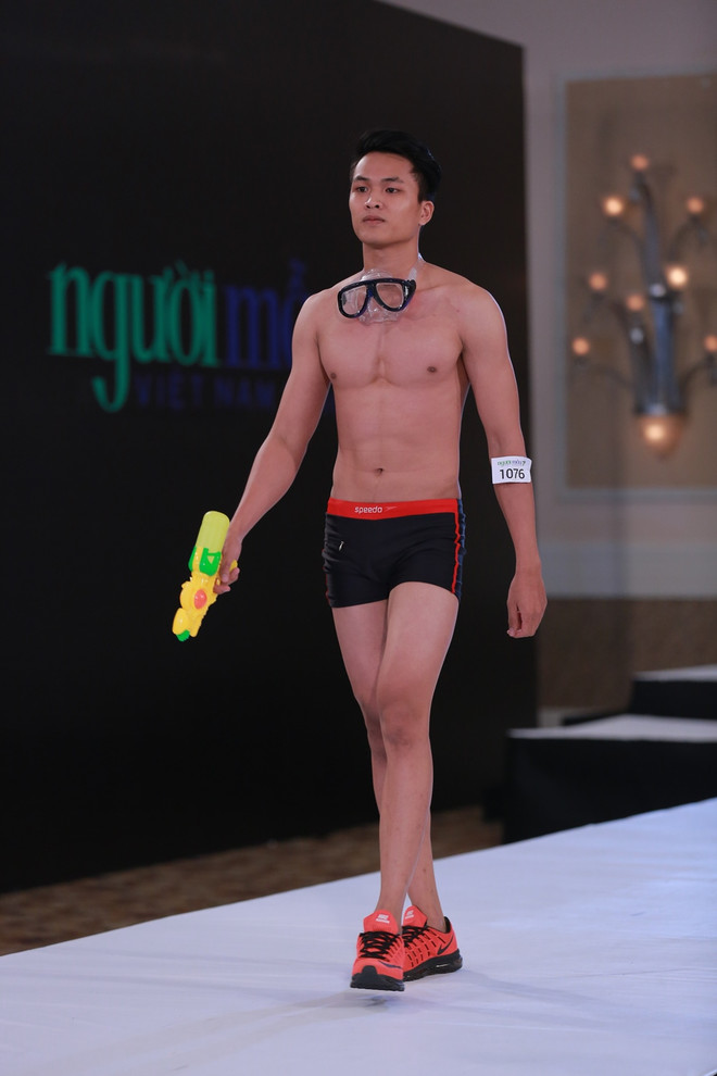 Thí sinh Next Top Model khoe body chuẩn 6 múi và chân dài miên man ảnh 5