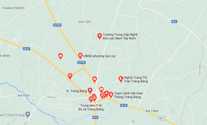 Xe buýt mất phanh, tài xế đánh lái để tránh người đang dừng chờ đèn đỏ ảnh 1