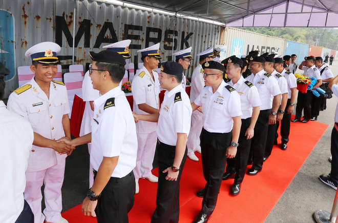 Tàu khu trục của Hải quân Singapore thăm xã giao thành phố Đà Nẵng ảnh 5